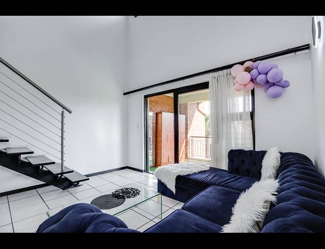 2 BEDROOM APARTMENT FOR SALE IN SUNNINGHILL